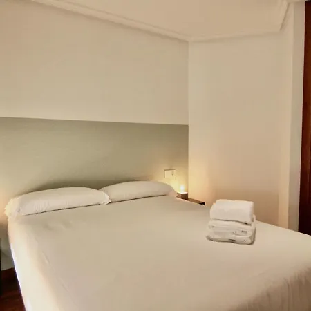 1e.tranquilo Y Soleado En La Plaza De Mercedes *